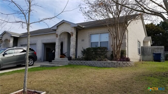 Building Photo - 3023 Green Mountain Dr Rental