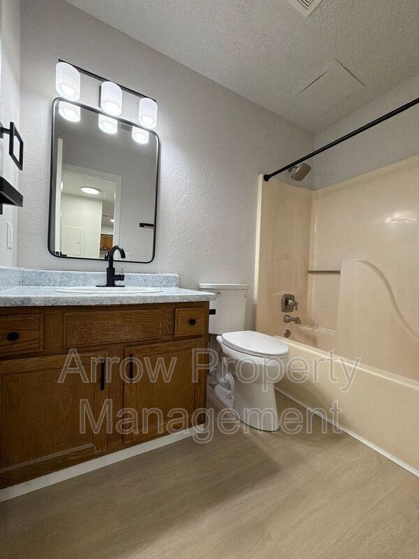 Photo - 515 W Saunders Ave Unit 13