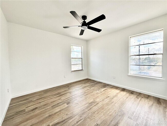 Photo - 7 N 28th St Unit 4