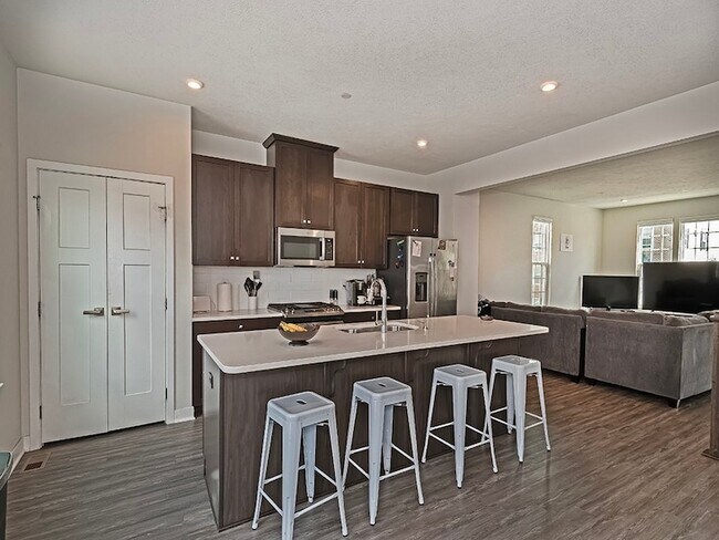 Photo - 213 Amon St