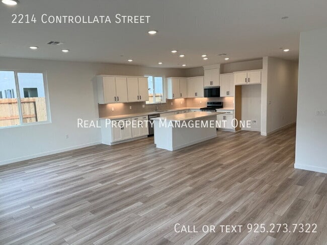 Photo - 2214 Controllata St