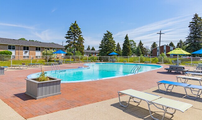 Glenbrook Manor Apartment Homes