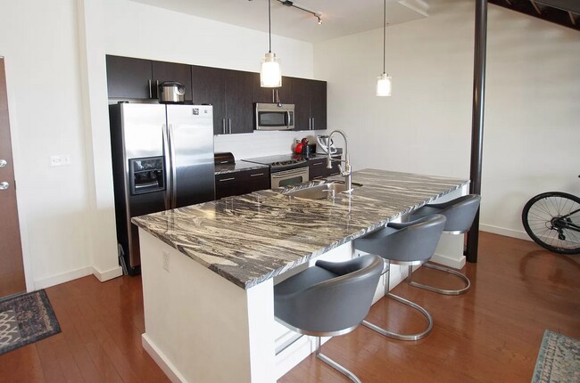 Photo - 333 Nelson St SW Unit 434