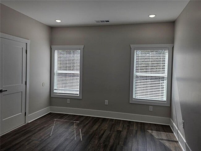 Photo - 43 Valley Trail SE