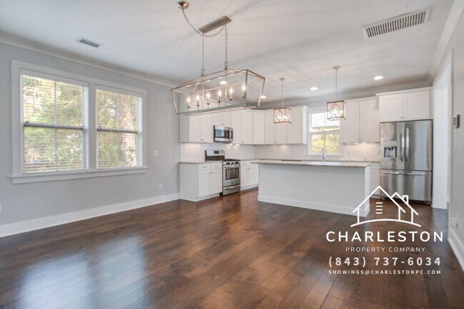 Photo - 860 W Madison Ave