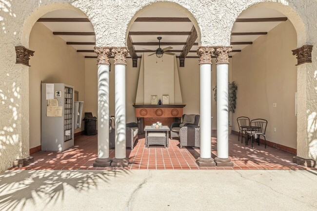 Photo - 2117 W DEKLE, L-2