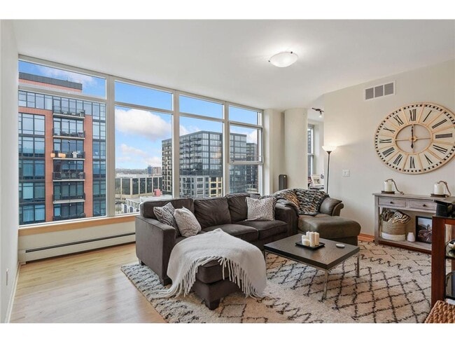 Building Photo - 215 10th Ave S Unit 735