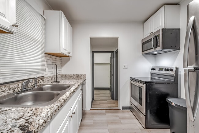 Photo - 2255 Rhinehill Rd SE