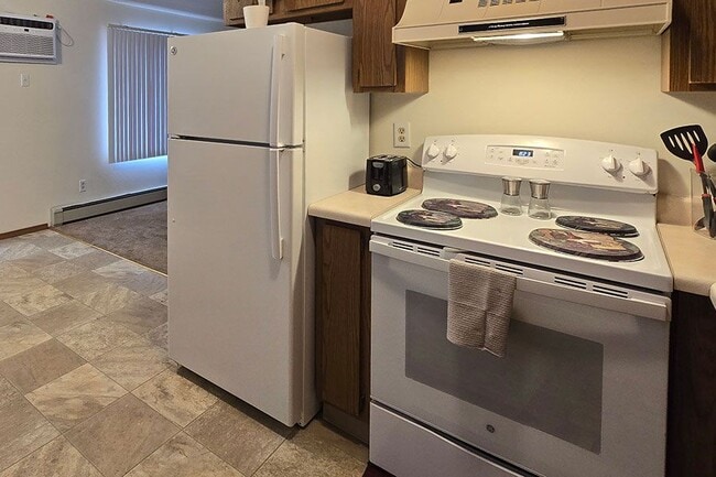 Photo - SHAWANO APARTMENTS