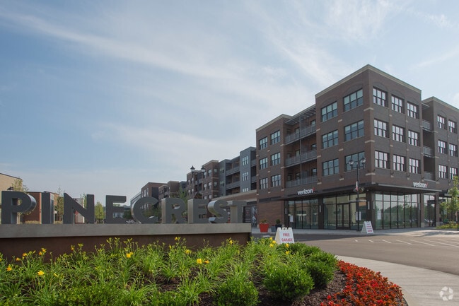 Photo - 4th & Park Pinecrest