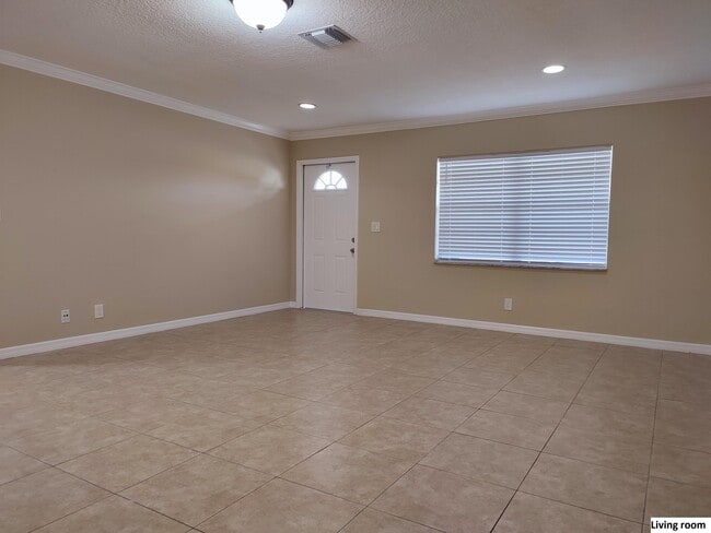 Photo - 3950 Loni St