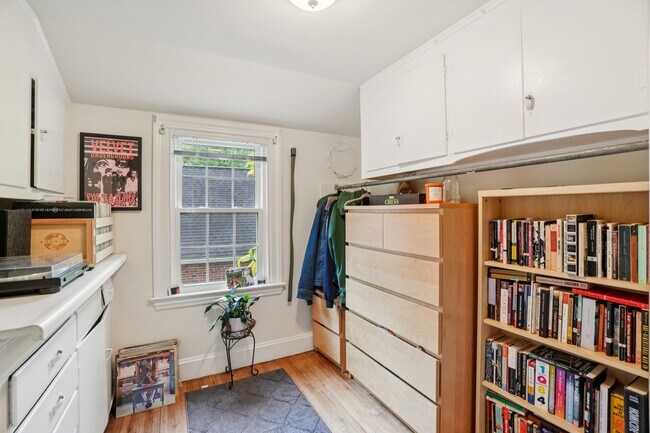 7003 Dartmouth Ave