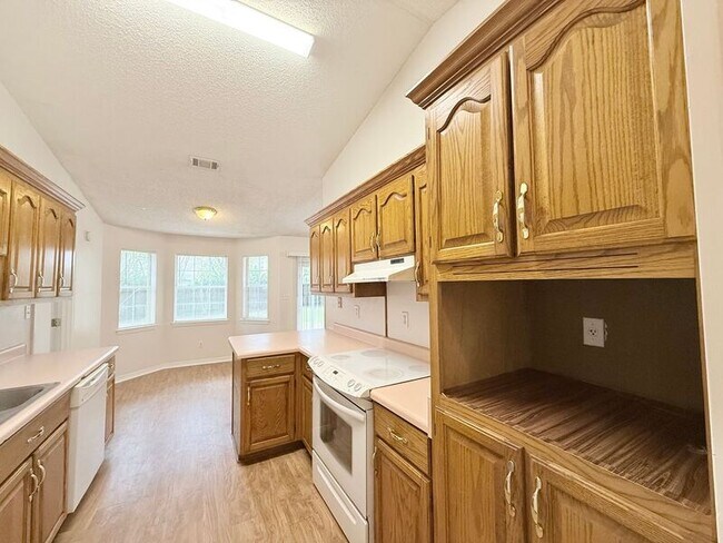 Photo - 3980 Deerwood Cir Unidad EGR