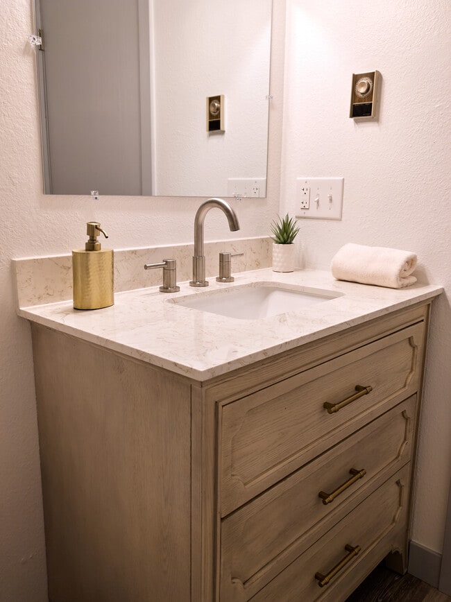Photo - 1325 E Syringa Dr Unit A - Craftsman