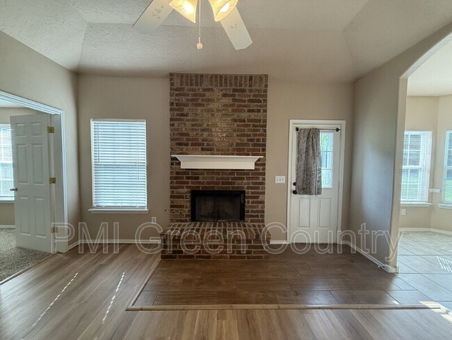 Photo - 8322 S Murphree Dr