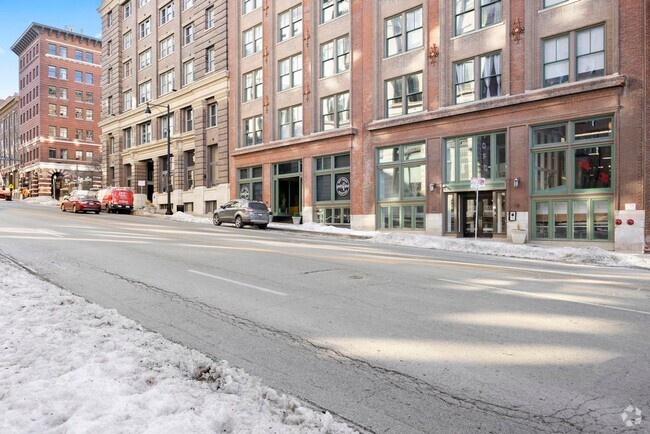 Building Photo - 706 Broadway Blvd Rental