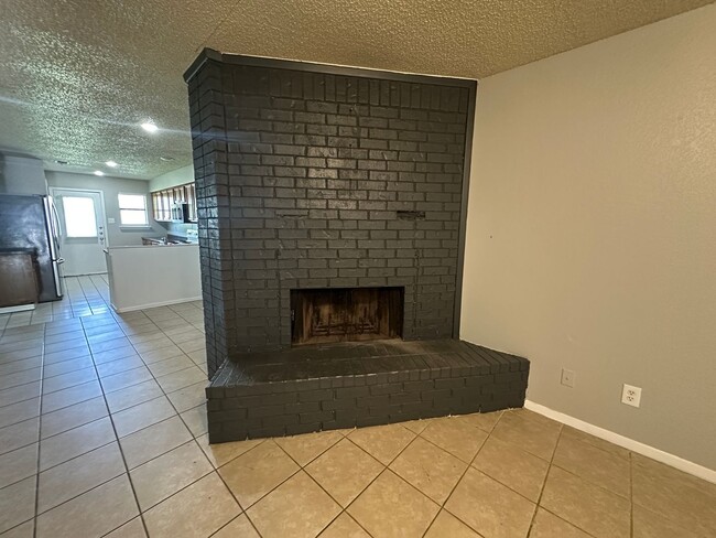 Photo - 1021-1023 Vera Court Unit 1021