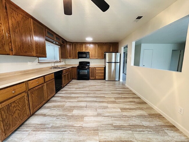 Photo - 2213 N Cirby Way