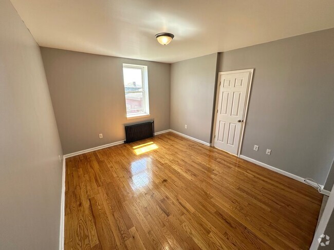 Building Photo - 366 4th St Rental