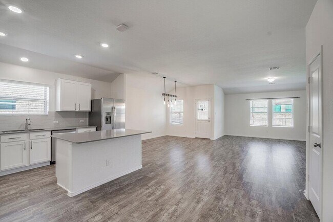 Photo - 3200 Windy Vane Dr