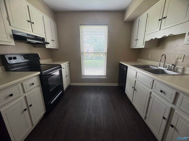 Photo - 2609 Wynterhall Rd SE