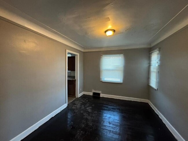 Photo - 15375 Prevost St