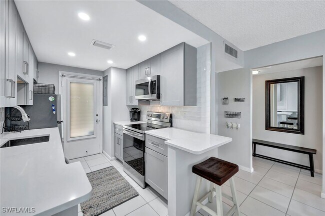 Photo - 1300 Gulf Shore Blvd N Unit 407