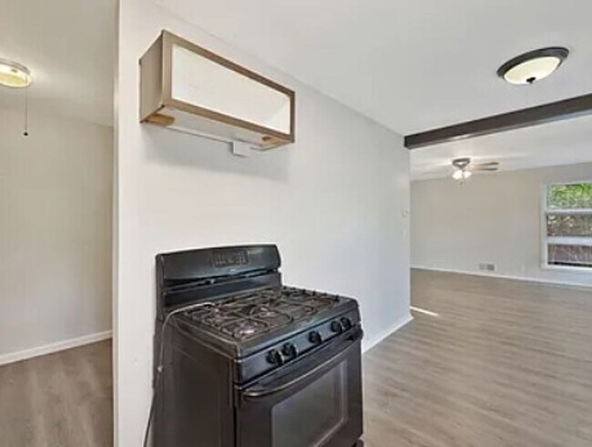 Photo - 6020 N East Park View St