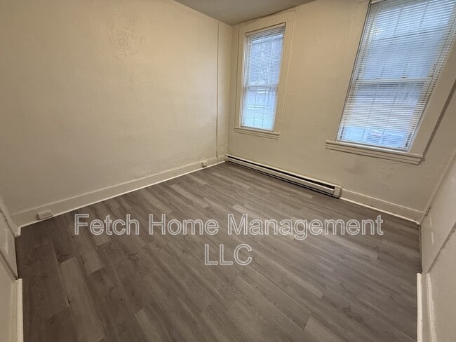 Photo - 114 S Prince St