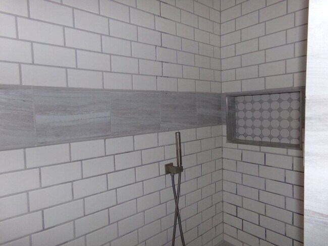 Photo - Stunning 4-bedroom, 2-bathroom home in Elizabethtown, KY!