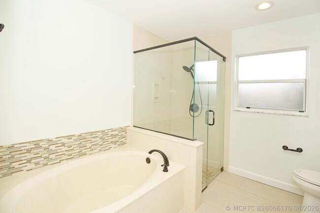 Photo - 896 Rose Ct