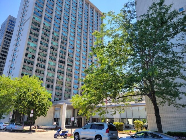 Building Photo - 3600 N Lake Shore Dr Unit 2704 Rental
