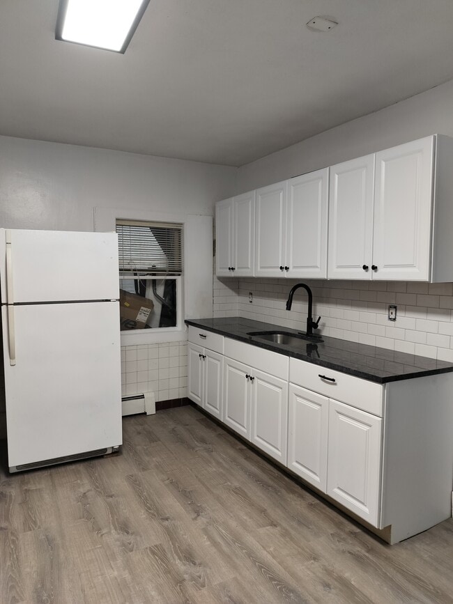 Building Photo - 110 Thorndike St Rental