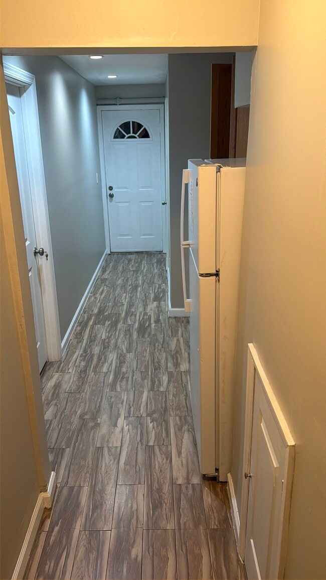 Photo - 805 E 52nd St