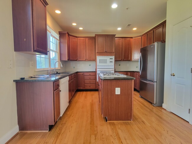 Photo - 18403 Polynesian Ln Casa