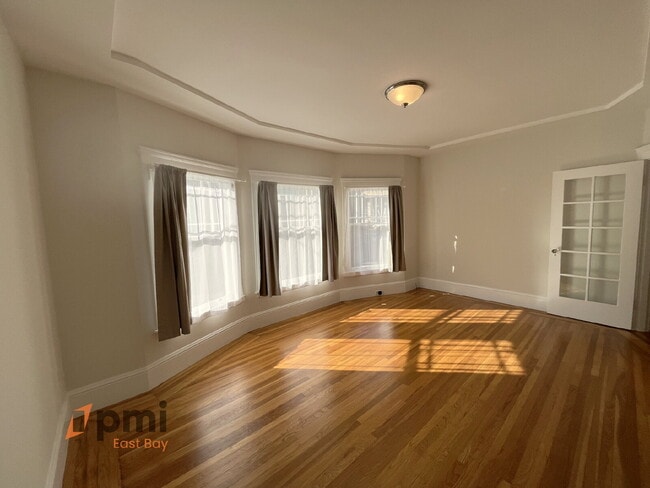 Photo - Charming 2br in Lower Pacific Heights - Bright & Full of Period Detail