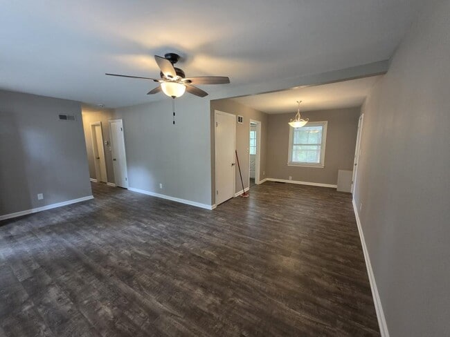 Photo - 9006 Wornall Rd