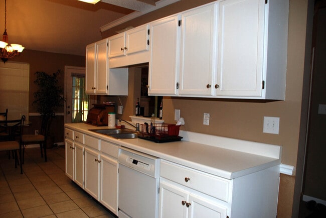 Photo - 220 Preston Cir
