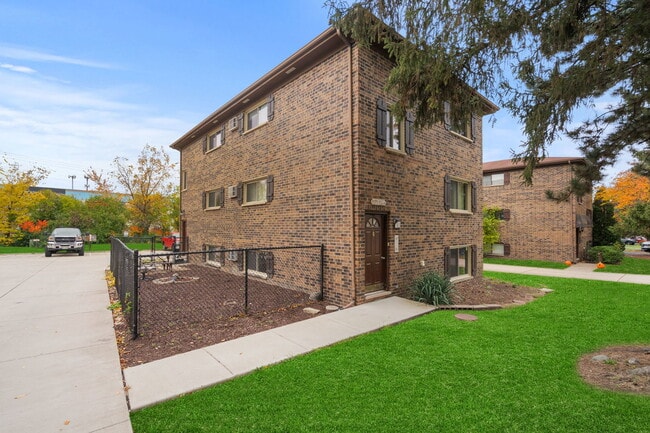 Photo - 21W284 Tee Ln Unit C