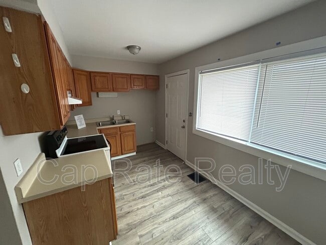 Photo - 2992 E Moreland Dr