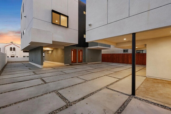 Photo - 3820 Montclair St