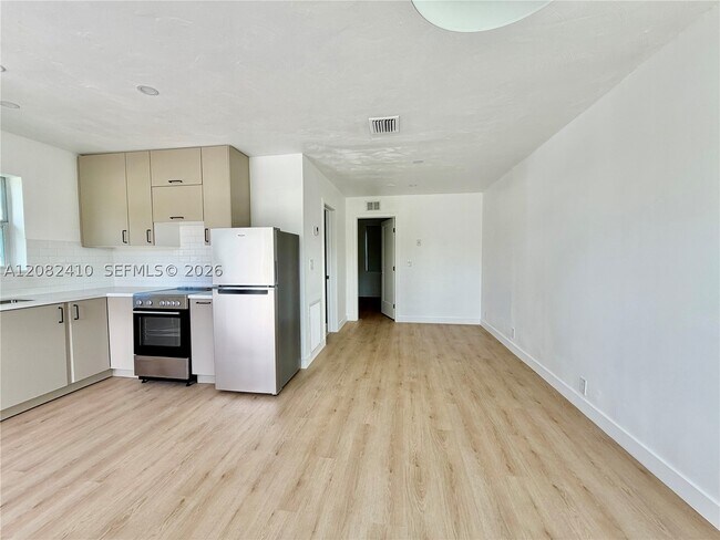 Photo - 101 SW 4th St Unit 0