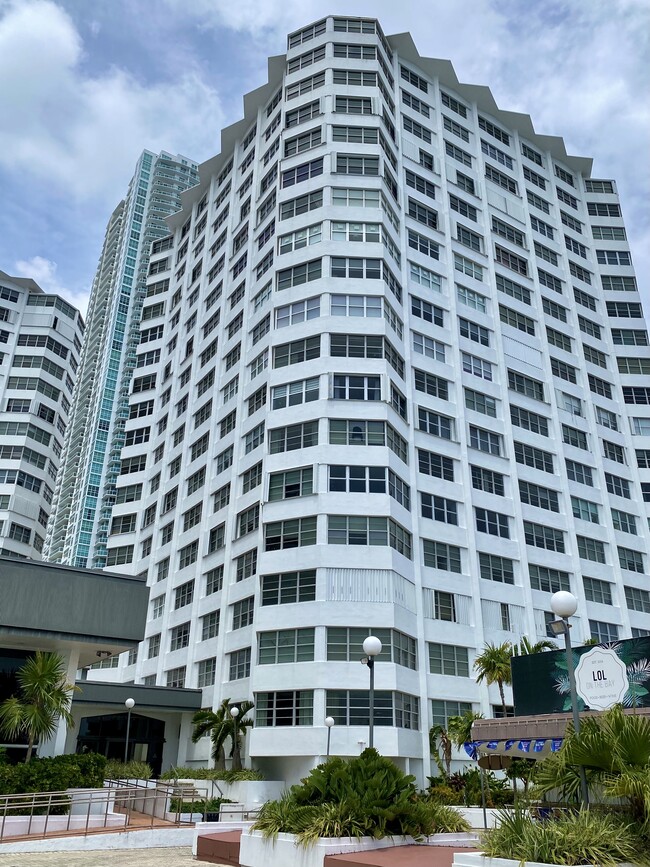Photo - 999 Brickell Bay Dr Unit 1107