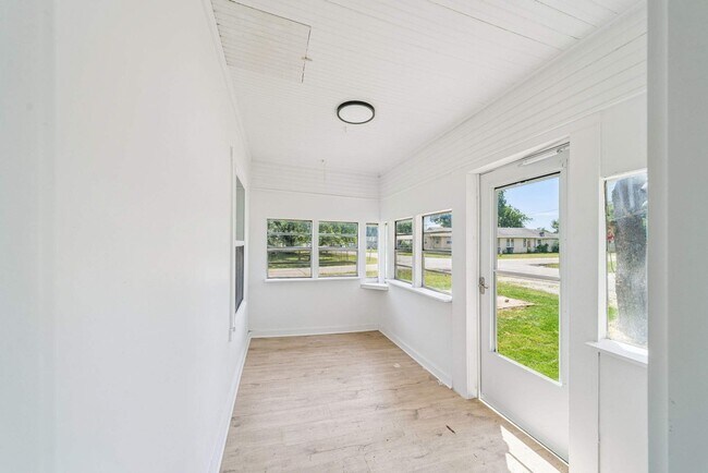 Photo - 4847 S 32nd W Ave