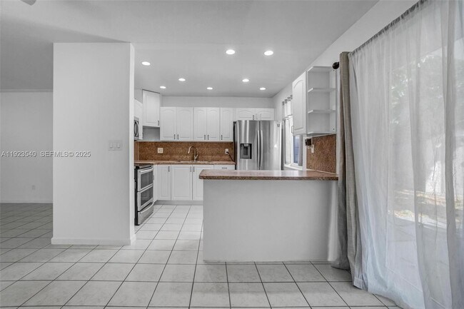 Photo - 601 SW 64th Pky