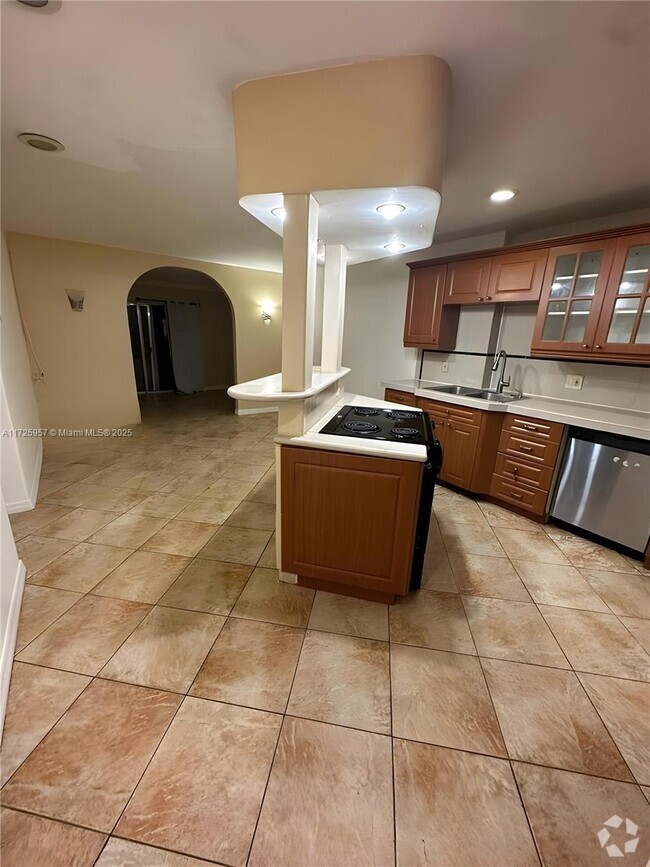 Building Photo - 11925 NE 2nd Ave Unit B317 Rental
