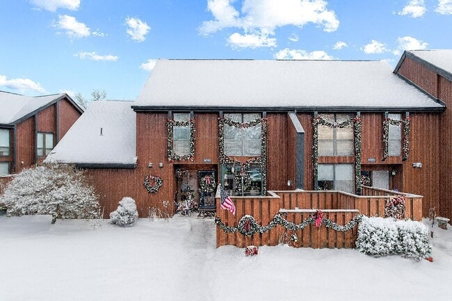 Building Photo - 4765 Smoketalk Ln Unit 1