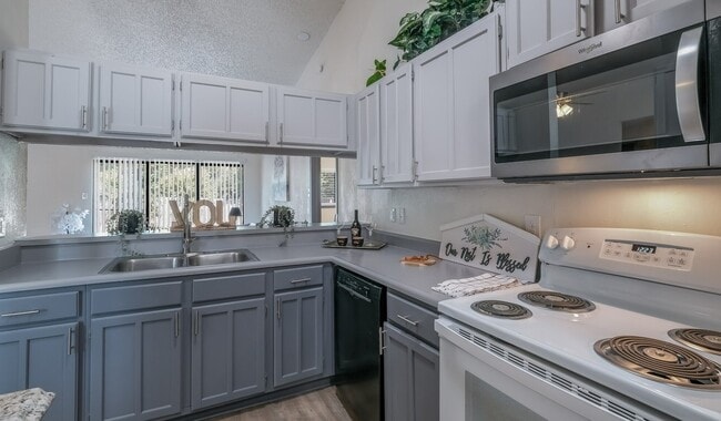 Photo - 7166 Gallery Rdg