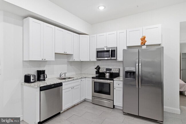 Building Photo - 925 N Broad St Unit 4A