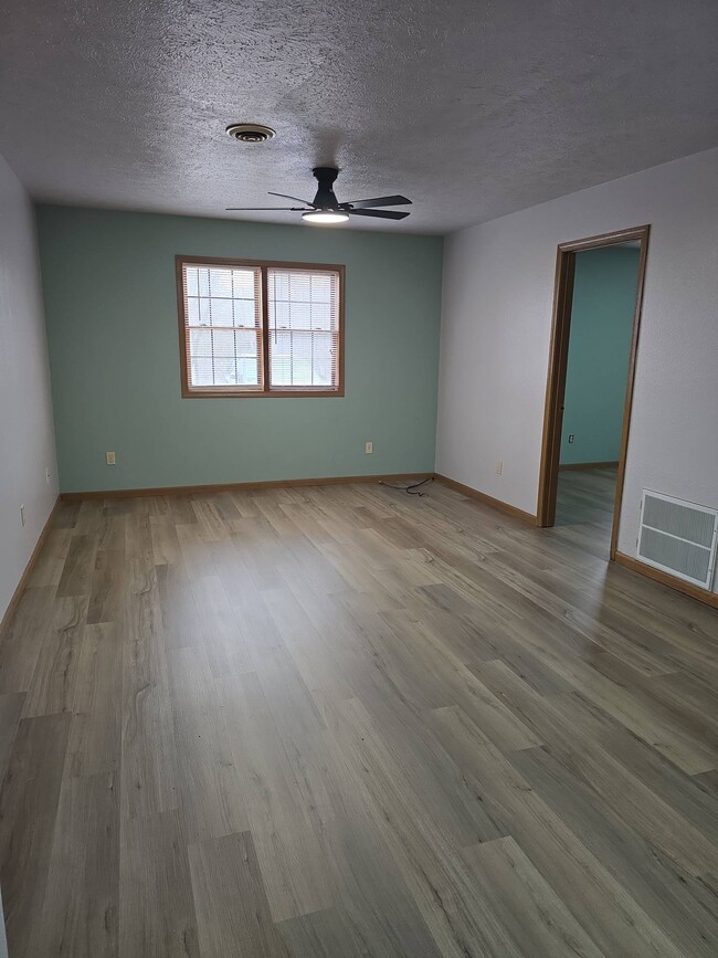 Photo - 115 Holly Dr